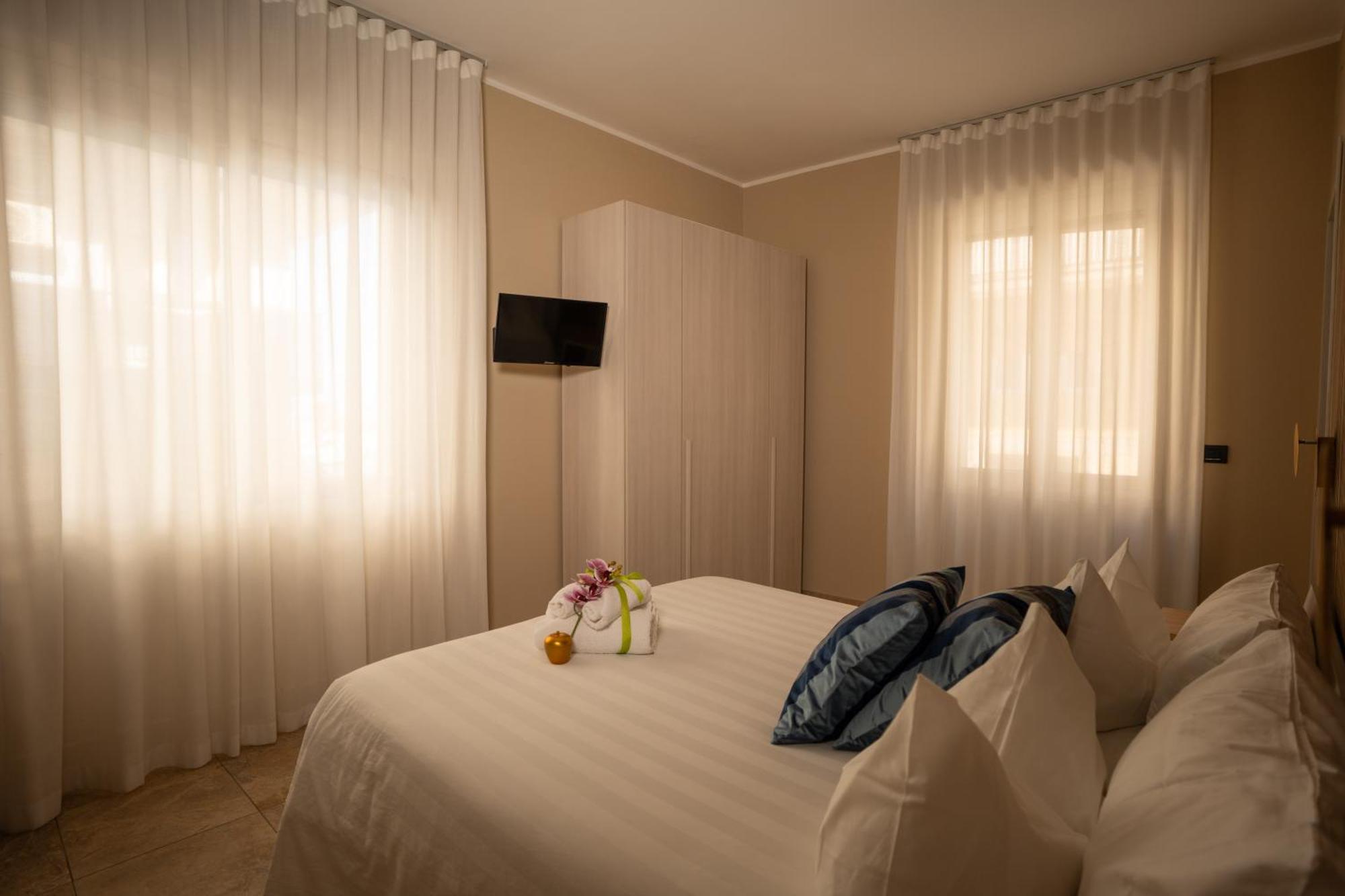 Augusto Al Mare Hotel Пескара Екстериор снимка